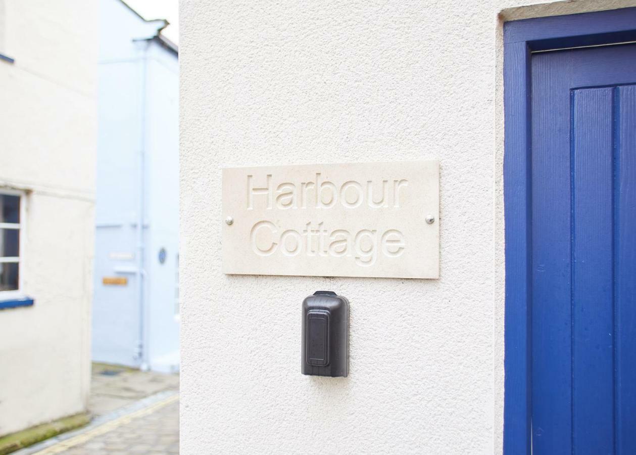 Host & - Harbour * Staithes